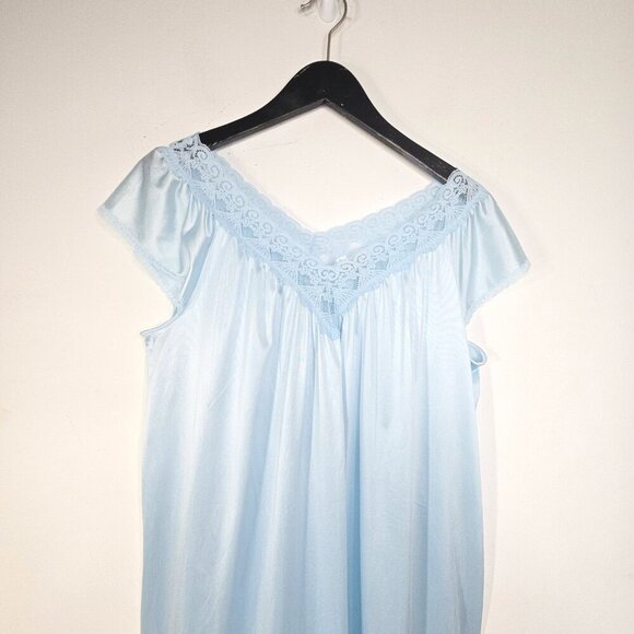 VTG Vanity Fair Light Blue Romantic Lace Nylon Satin Flutter Sleeve Nightgown - Picture 2 of 7
